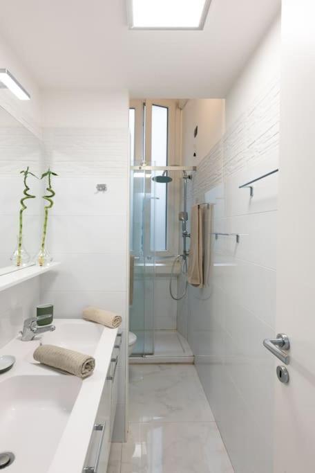 Seneca Apartment Милано Екстериор снимка